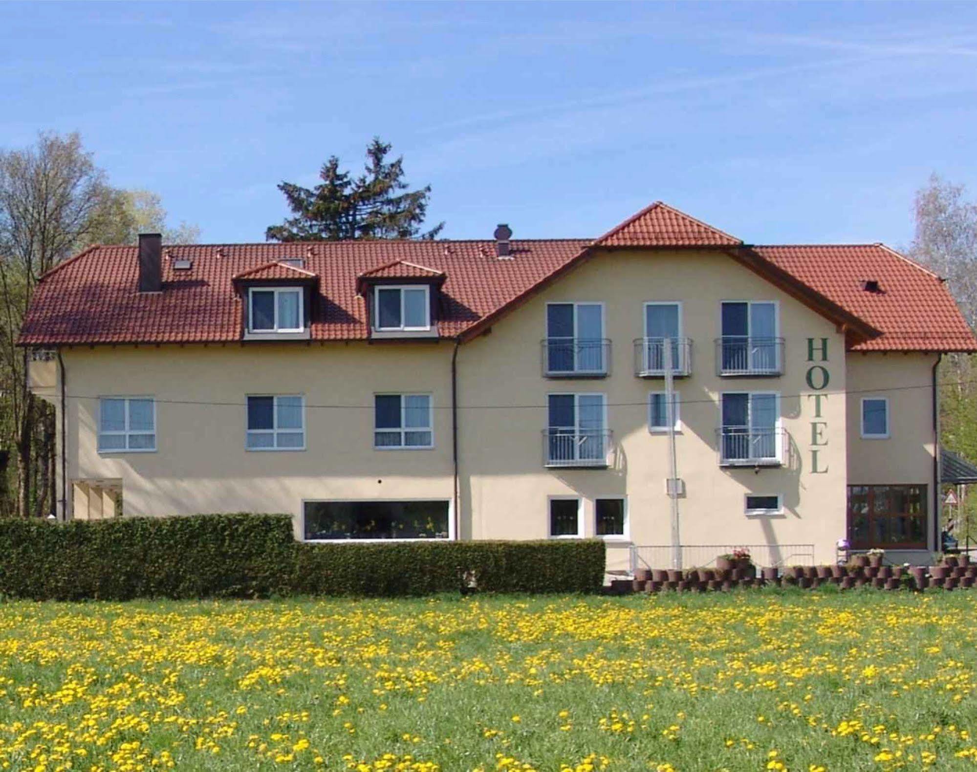 Hotel & Restaurant Dornweiler Hof Illertissen Exteriér fotografie